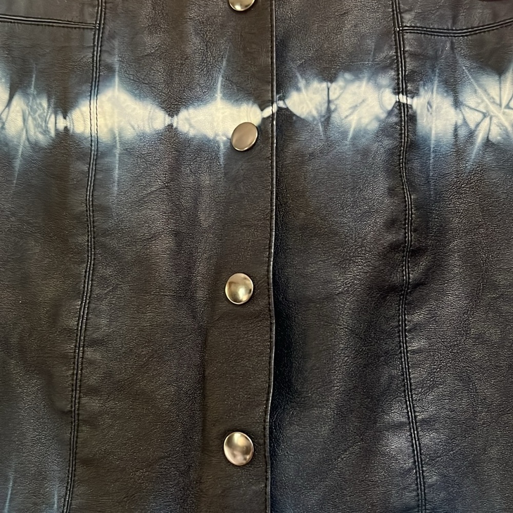 ZARA FAUX LEATHER TIE DYED MINI SKIRT ….. 379 - Picture 5 of 10